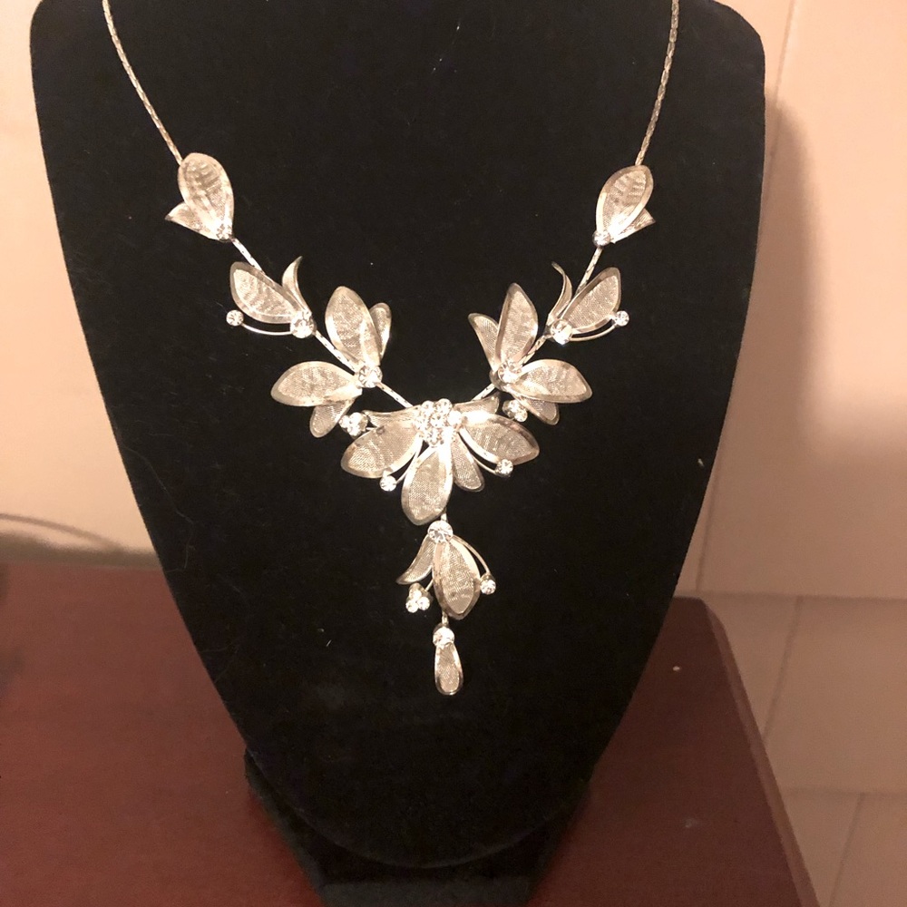 Delicate distinctive necklace